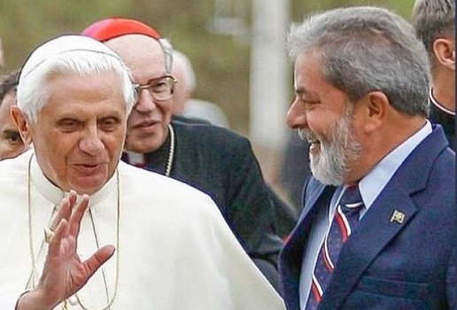 Presidente Lula ao lado do Papa Emérito Bento XVI