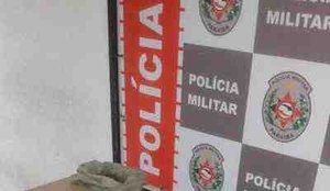 Durante operacao Policia Militar desarticula ponto de trafico apreende espingarda e drogas em Joao Pessoa