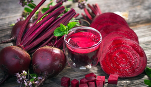 A beterraba é rica em nutrientes essenciais para o organismo e oferece diversos benefícios para a saúde (Imagem: Nungning20 | Shutterstock)