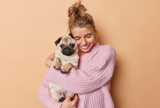Algumas raças de cachorro são naturalmente dóceis, pacientes e sociáveis (Imagem: Cast Of Thousands | Shutterstock)