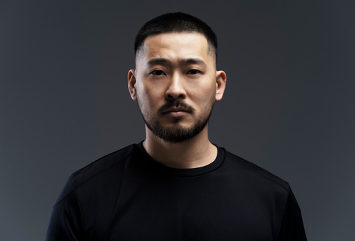 Alguns cortes de cabelo são ideais para homens que buscam praticidade no dia a dia (Imagem: AYO Production | Shutterstock)