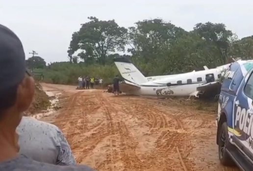 Avião com turistas cai e deixa pelo menos 14 mortos no Amazonas