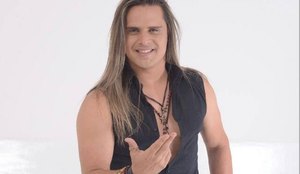 Marlus Viana, que foi vocalista da banda Calcinha Preta, se apresenta no Dorys Prime