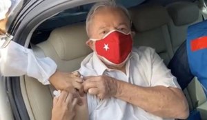 Lula recebeu o imunizante em São Bernardo do Campo, no ABC paulista