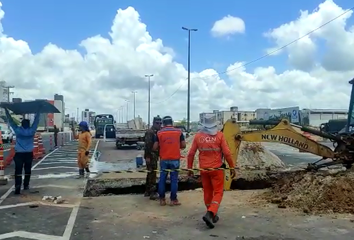 O acidente aconteceu entre as Praias de Intermares e do Poço, na manhã desta quarta-feira (27).