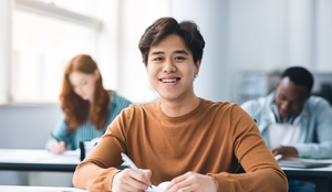 Saber como estudar pode te ajudar a ir bem em física no Enem (Imagem: Prostock-studio | Shutterstock)