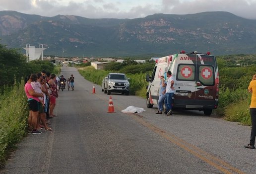 Acidente aconteceu no início da manhã desta sexta-feira (29).