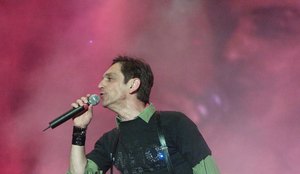 Paulo Miklos ex vocalista dos Titas e internado na UTI em hospital de SP