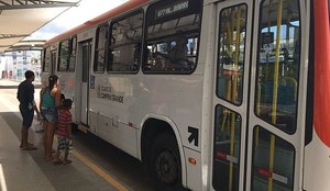 Ônibus pararam de circular em Campina Grande, no Agreste da Paraíba