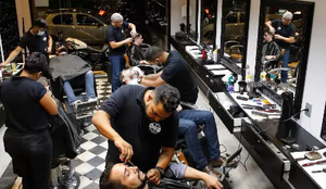 Setor de servicos economia salao barbearia