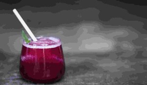 Conheça o delicioso suco de frutas que limpa as toxinas