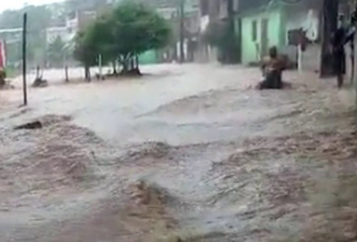 CHUVAS EM SALVADOR