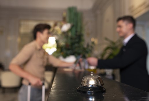 Recepcionista hotel servico