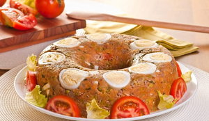 Cuscuz paulista (Imagem: ArtbyPixel | Shutterstock)