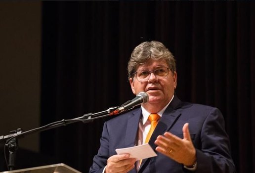 Joao azevedo em discurso