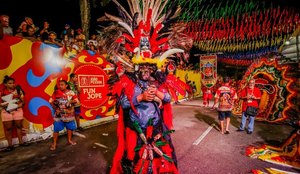 Carnaval Tradicao de Joao Pessoa atrai multidao na primeira noite de desfiles 3