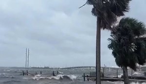 Furacao Helene deixa tres mortos nos Estados Unidos d0989e9886 reproducao sbt Easy Resize com