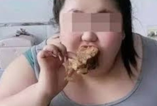 Mulher morre durante desafio ao tentar comer 10 Kg de comida em live