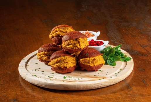 Compreender o valor da comida afro-brasileira é reconhecer seu papel como um dos pilares da cultura nacional (Imagem: Igor Vilela Rotundo | Shutterstock)