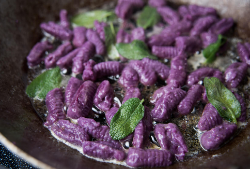 Nhoque de batata-doce e sálvia (Imagem: 
Anna Hoychuk | Shutterstock)