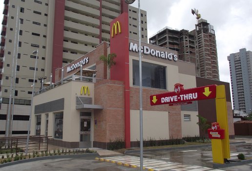 McDonald’s, na Avenida Epitácio Pessoa.