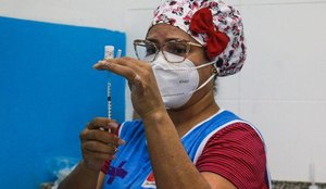 João Pessoa vacina pessoas a partir dos 25 anos