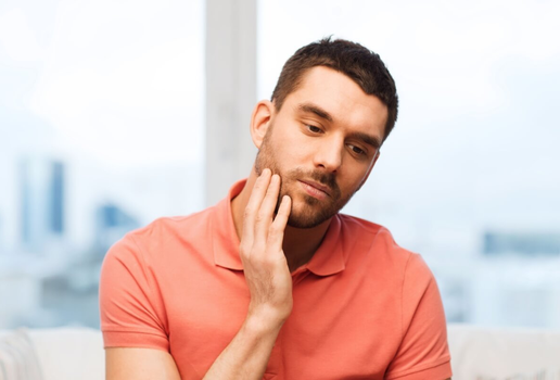 Cenas de "Vale Tudo" despertam dúvidas no público sobre caxumba e infertilidade masculina (Imagem: Ground Picture | Shutterstock)