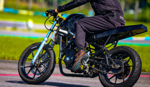Estudantes da UFPB produzem moto de corrida para competição internacional