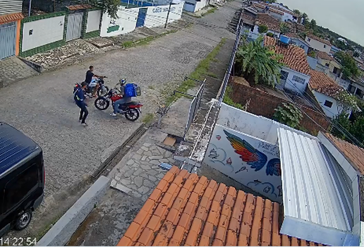 Vídeo mostra momento da morte de motoboy em tentativa de assalto em JP