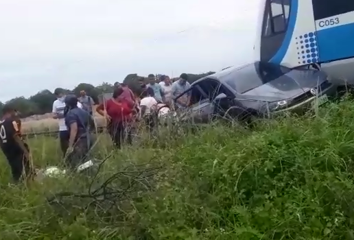 Colisao trem carro cabedelo 31 de maio