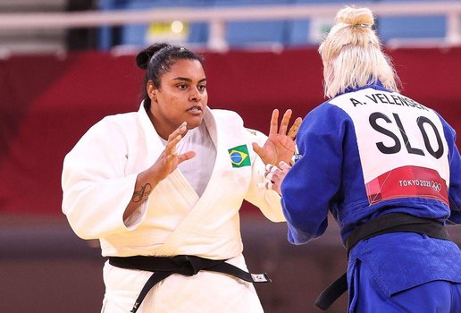 Lesionada em Tóquio, judoca Maria Suelen vai passar por cirurgia no Brasil