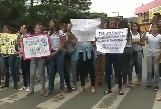 Protesto escola Santa Rita