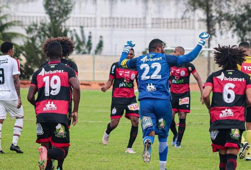 O gol de pênalti foi marcado por Mauro Iguatu.