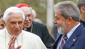Presidente Lula ao lado do Papa Emérito Bento XVI