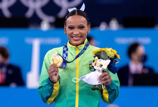 Rebeca Andrade garante ouro para o Brasil no salto; veja
