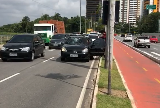 Pedestre atropelamento beira rio