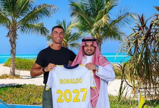 Cristiano Ronaldo renova contrato com o Al Nassr ate 2027
