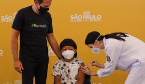 Indígena é 1ª criança vacinada contra a covid-19 no Brasil