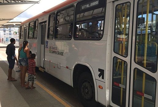 Ônibus pararam de circular em Campina Grande, no Agreste da Paraíba