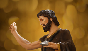 Além das festividades, o Dia de São João é dedicado a orações e simpatias (Imagem: Sidney de Almeida | Shutterstock)