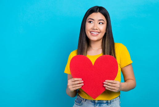 Simpatias são aliadas de quem busca um novo amor (Imagem: Roman Samborskyi | Shutterstock)