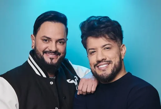 Caminhao de dupla sertaneja atropela 16 pessoas apos motorista passar mal