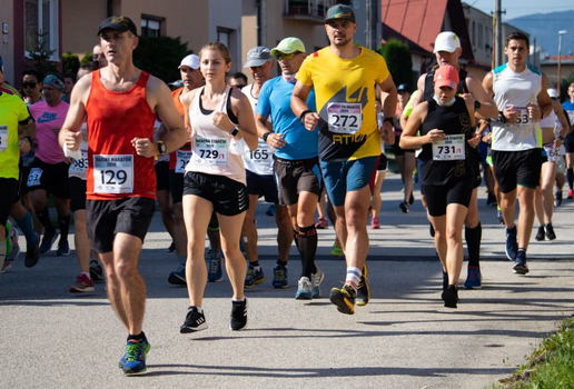 A preparação para uma maratona ou meia-maratona exige disciplina, organização e cuidados com o corpo e a mente (Imagem: Baggio na cestach | Shutterstock)