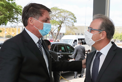 Bolsonaro e Bento Albuquerque, ministro de Minas e Energia