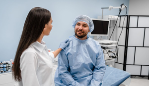 A endoscopia é fundamental para avaliar possíveis alterações no sistema digestivo (Imagem: Inside Creative House | Shutterstock)