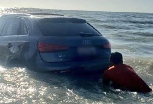 Paraenses furam quarentena para ir a praia e perdem carros de luxo na mare