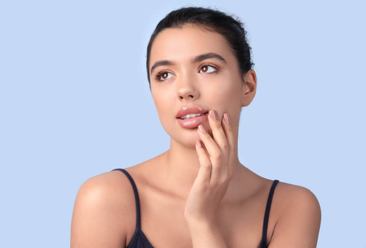 O efeito plumping ajuda a destacar os lábios (Imagem: Pixel-Shot | Shutterstock)