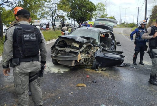 Colisão foi registrada na manhã desta terça