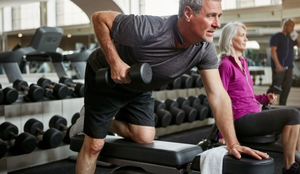 A prática regular de exercícios físicos é fundamental para a saúde na terceira idade (Imagem: PeopleImages.com - Yuri A | Shutterstock)