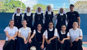 Freiras diocesanas unem fé e futebol para torcer pela seleção na PB